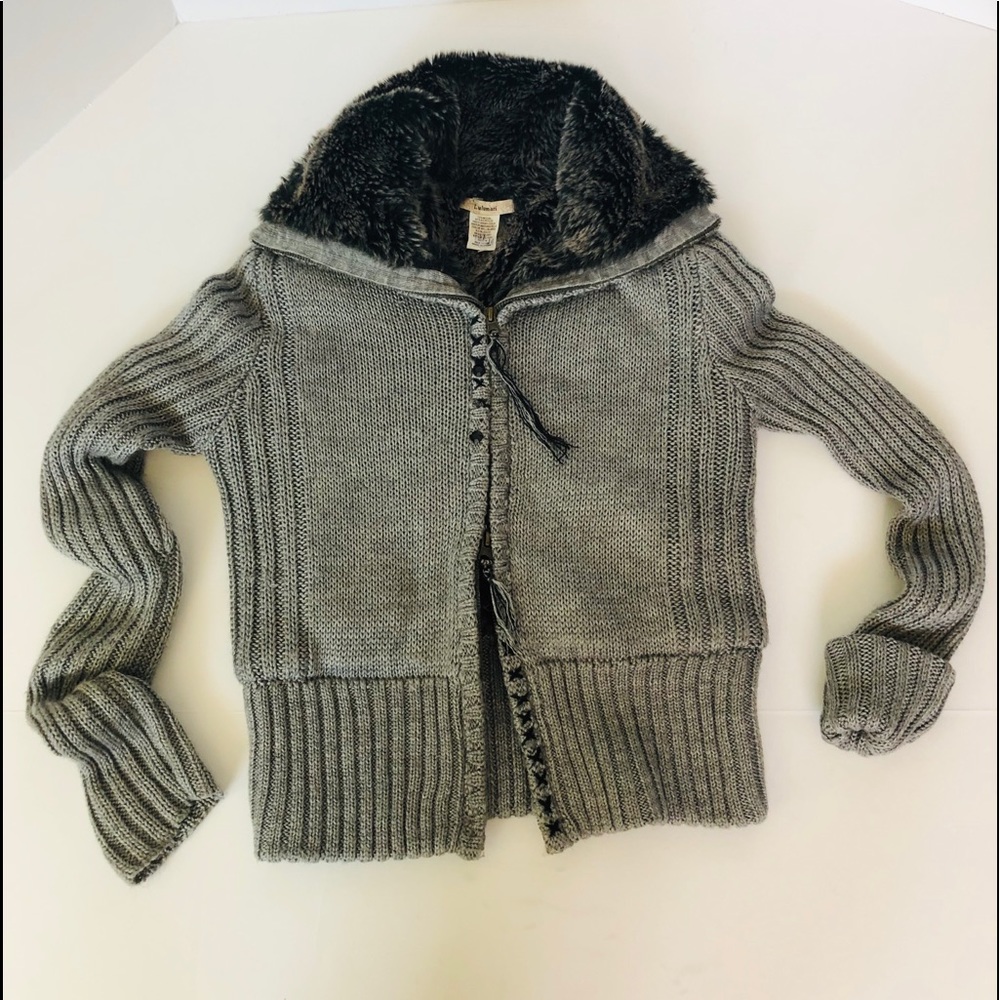 🌸HP🌸 LULUMARI Zip Sweater with fur and lining
